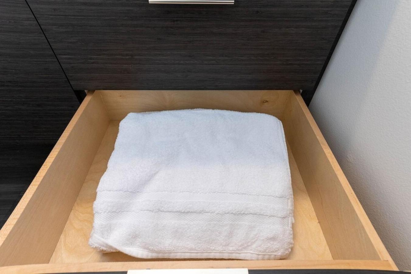 Self Check-In-Washer-Dryer-4Ksmart Tv-King Bed-Gym Tacoma Eksteriør bilde