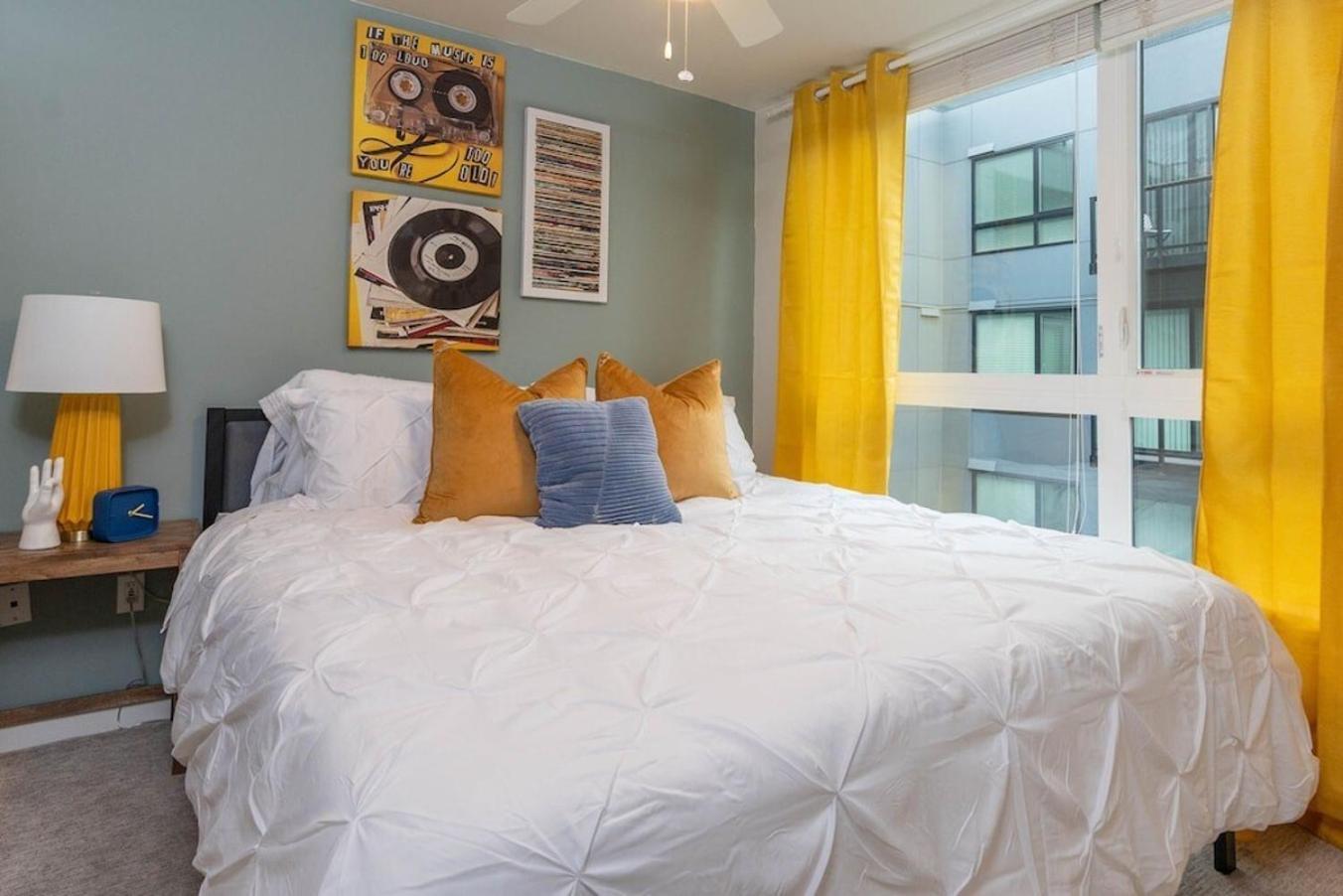 Self Check-In-Washer-Dryer-4Ksmart Tv-King Bed-Gym Tacoma Eksteriør bilde