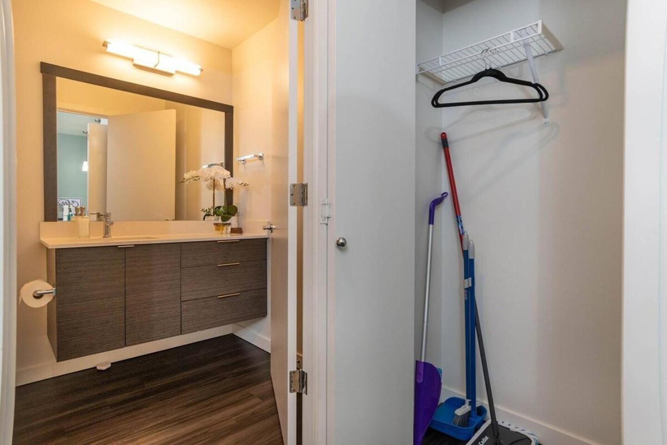 Self Check-In-Washer-Dryer-4Ksmart Tv-King Bed-Gym Tacoma Eksteriør bilde